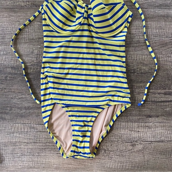 J Crew One Piece Bathing Suit Size 2 D-Cup - Picture 2 of 8